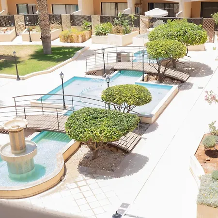 Seaside Modern Flat With Pool Queens Gardens 211