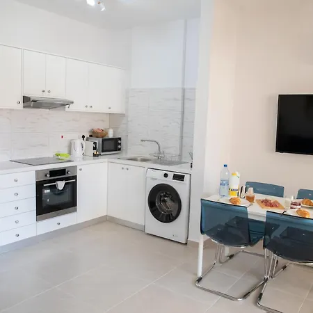 Seaside Modern Flat With Pool Queens Gardens 211 Apartament Paphos