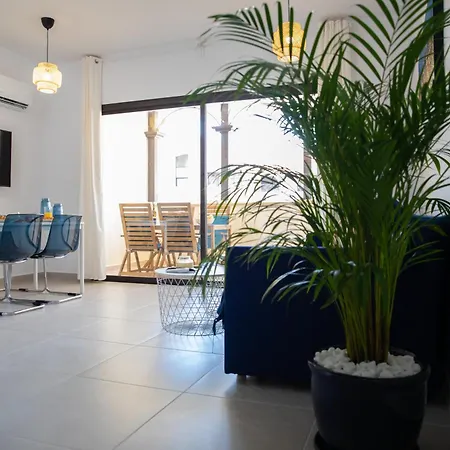 Apartment Seaside Modern Flat With Pool Queens Gardens 211 Paphos
