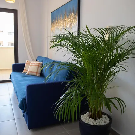 Seaside Modern Flat With Pool Queens Gardens 211 Apartment