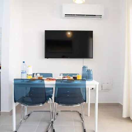 Seaside Modern Flat With Pool Queens Gardens 211 Paphos