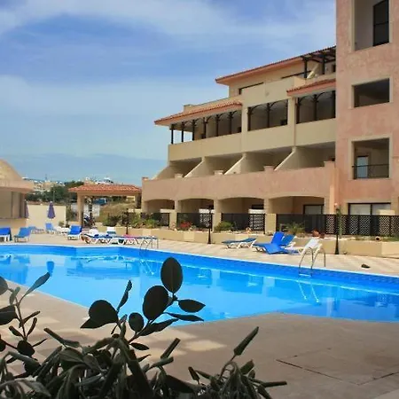 Seaside Modern Flat With Pool Queens Gardens 211 *