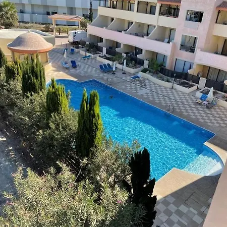 Apartment Seaside Modern Flat With Pool Queens Gardens 211 Paphos