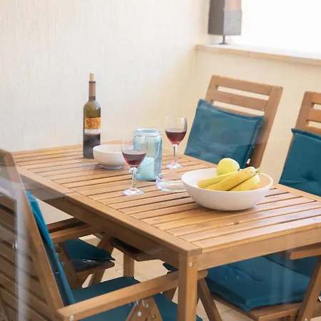 Seaside Modern Flat With Pool Queens Gardens 211 *