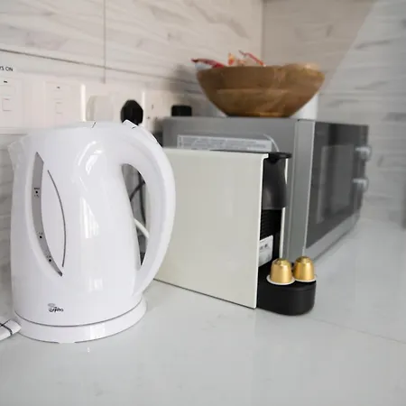 Apartament Seaside Modern Flat With Pool Queens Gardens 211